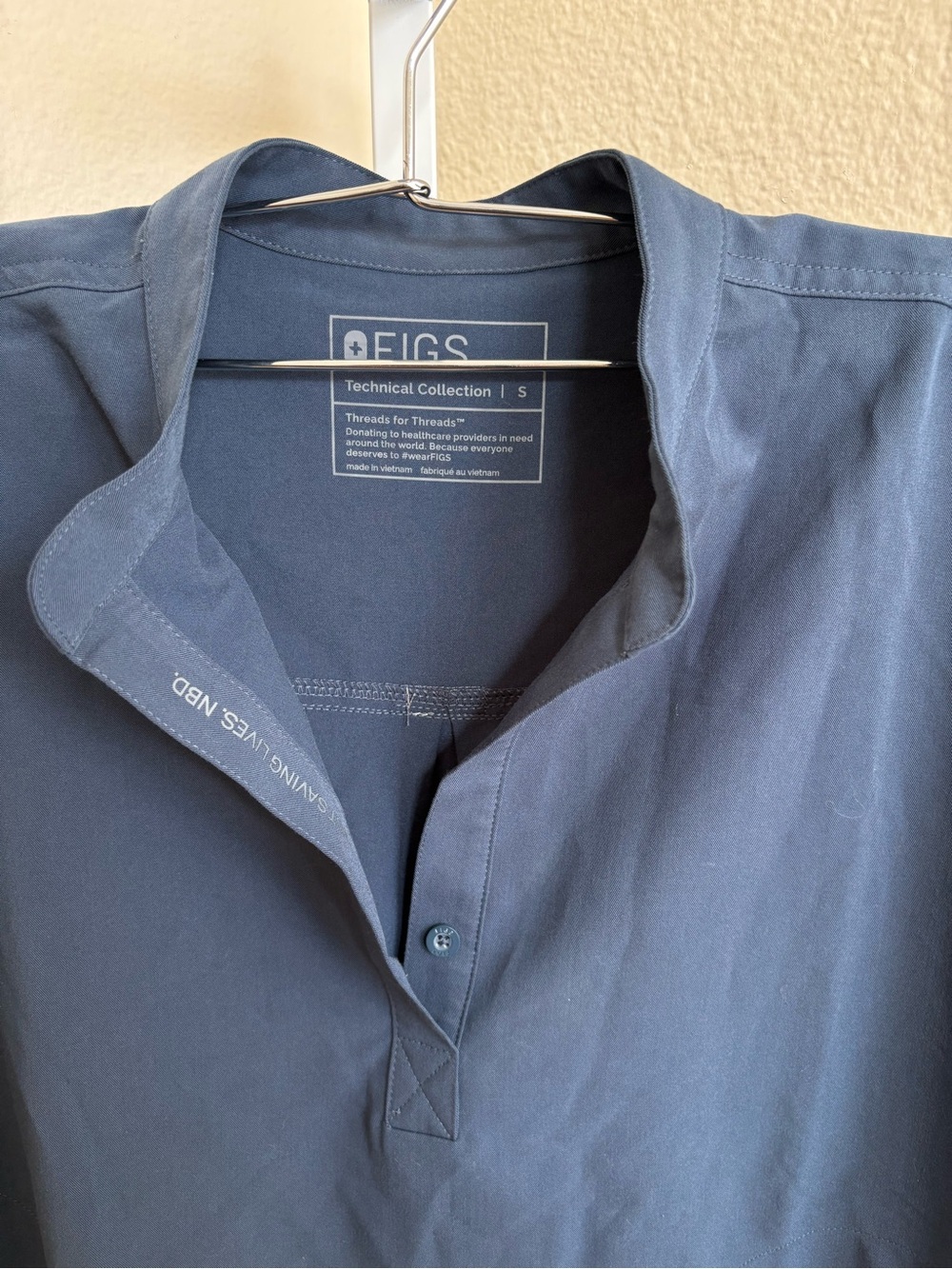 Figs Rafaela Oversized Scrub Top in Dark Harbor - Size S - Picture 8 of 8